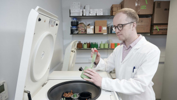 Πλαστικά μπουκάλια μετατρέπονται σε φάρμακο για τη θεραπεία της νόσου Πάρκινσον