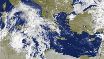 Διπλό χτύπημα της κακοκαιρίας προ των πυλών - Έρχονται βροχές και θυελλώδεις άνεμοι έως 8 μποφόρ, πού θα χιονίσει 
