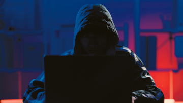  Τα κινητά τηλέφωνα στο στόχαστρο:  1.630 κυβερνοεπιθέσεις την εβδομάδα στην Ελλάδα, πολλές με χρήση ΑΙ