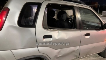 Σοβαρό τροχαίο σε διασταύρωση στη Λαμία - Διανομέας μεταφέρθηκε στο νοσοκομείο μετά από σύγκρουση με ΙΧ