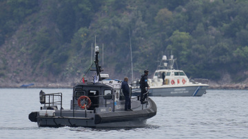 Σκάφος της Frontex στο οποίο επέβαινε η Εσθονή πρέσβης βούλιαξε στο Καστελλόριζο, πέντε οι τραυματίες
