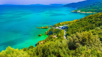 Από τη Μύκονο μέχρι το Πήλιο: Η Ελλάδα μαγνητίζει το γαλλικό κοινό στο Παρίσι