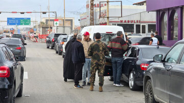 Κονβόι βοήθειας με φορτηγά και θωρακισμένα οχήματα σε χριστιανικά χωριά του Λιβάνου, δείτε τη μεταφορά τροφίμων σε απομονωμένους κατοίκους