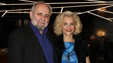 Σωτήρης Χατζάκης για τον γάμο του: Φτάσαμε στο δημαρχείο την τελευταία στιγμή, το ταξί έφυγε γιατί αργήσαμε