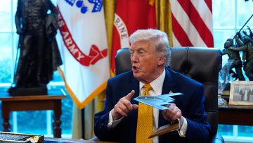 Κύμα αεροπορικών επιδρομών του Ισραήλ σε Τεχεράνη και Βηρυτό - «Αν δεν είχαμε κάνει την επίθεση στο Ιράν, τότε θα άρχιζε ο Γ' Παγκόσμιος Πόλεμος» λέει ο Τραμπ