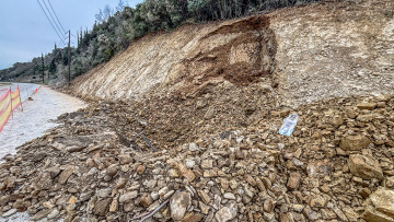 Άρτα: Χωρίς τις αισθήσεις του ανασύρθηκε εργάτης μετά από κατολίσθηση