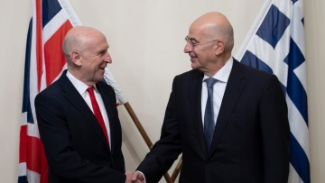 Δένδιας: Καμία πιθανότητα για αποστολή πλοίων στα Στενά του Ορμούζ