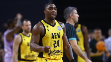 Πέρασε από το Βερολίνο και πήρε την πρωτιά και το πλεονέκτημα η ΑΕΚ, 93-88 στην παράταση την Άλμπα - Οι υποψήφιοι αντίπαλοι 

