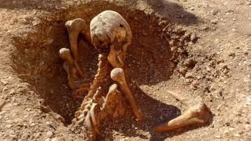 Μυστήριο με καθιστούς σκελετούς Γαλατών που βρέθηκαν στη Ντιζόν