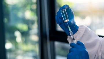 Βρετανία: Σε 20 ανήλθαν τα ύποπτα ή επιβεβαιωμένα κρούσματα της επιδημίας μηνιγγίτιδας μετά το πάρτι σε νυχτερινό κέντρο