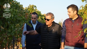 Estates Costa Lazaridi: Οι πρωτοπόροι οινοποιοί που επαναπροσδιορίζουν την καλλιέργεια του αμπελιού 