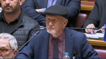 Λυμπερόπουλος κατά Κυρανάκη στη Βουλή: «Δολοφονείς τη δημοκρατία των ταξιτζήδων»