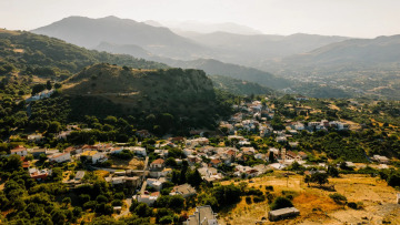 Road trip στο Νότιο Ρέθυμνο: Χωριά, μοναστήρια και παραλίες συνθέτουν ένα μωσαϊκό εμπειριών
