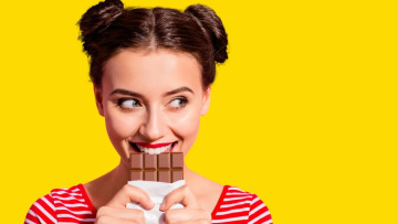 Προκαλεί η σοκολάτα ακμή; Η επιστήμη απαντά