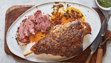 Αρνίσιο µπούτι µε µαϊντανό και ta’leya