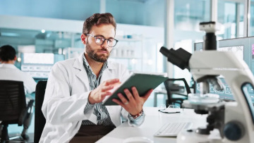 Μελέτη εντοπίζει γνωστά φάρμακα για άλλες νόσους που παρατείνουν τη ζωή των ασθενών με ALS