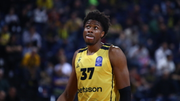 Κώστας Αντετοκούνμπο: «Όταν είσαι σε ένα μέρος που σε γουστάρουν και παίζεις καλά, είσαι χαρούμενος…»
