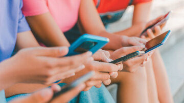 Πώς θα απαγορευτεί η πώληση αλκοόλ, και καπνικών στα παιδιά, βήμα βήμα η ψηφιακή επαλήθευση ηλικίας