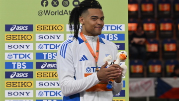 Η απονομή του ασημένιου μεταλλίου στον Καραλή, βίντεο και φωτογραφίες