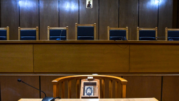 Αρχίζει η δίκη για την τραγωδία των Τεμπών: Οι κατηγορούμενοι, τα αδικήματα και η απειλή των ισοβίων