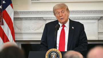 Ο Τραμπ μιλάει για «σημαντικά σημεία συμφωνίας με το Ιράν» - Στα 100 δολάρια έπεσε το πετρέλαιο στην Ευρώπη, στα 54 ευρώ το αέριο