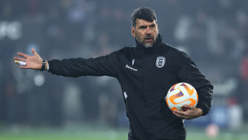 Ένταση πρώην προπονητή του ΠΑΟΚ με τον πρόεδρο της ομάδας του: Κλειδώθηκαν σε γραφείο και τον απέλυσε