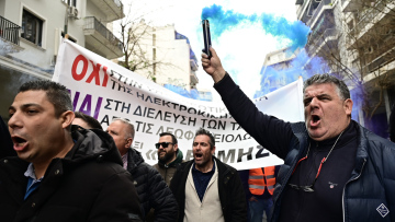 Απεργία οδηγών ταξί σε όλη τη χώρα,  πορεία προς το κέντρο της Αθήνας