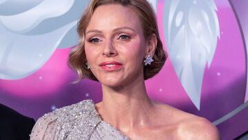 Πριγκίπισσα Σαρλίν του Μονακό: Με εντυπωσιακή τουαλέτα στον Χορό των Ρόδων (εικόνες)