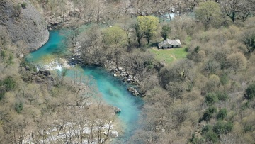 Η σημασία του πιο πολύτιμου αγαθού ζωής: Πώς το νερό στηρίζει οργανισμό και περιβάλλον