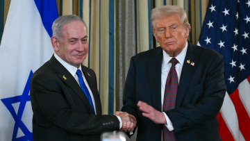 Τριγωνικές συνομιλίες στο παρασκήνιο για τον τερματισμό του πολέμου στο Ιράν - Η Τεχεράνη έχει βάλει 12 νάρκες στα Στενά του Ορμούζ, λέει το CBS
