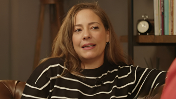 Αλεξάνδρα Ούστα: Η μητέρα μου ήταν αλκοολική, πέθανε σε κέντρο απεξάρτησης και ο μπαμπάς μου «έφυγε» αργότερα από τον ίδιο λόγο