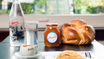 Βάρσος: Τα «γλυκά» κέρδη και η πίεση του κόστους στο ιστορικό ζαχαροπλαστείο της Κηφισιάς