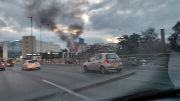Φωτιά σε αποθηκευτικό χώρο στη Λιοσίων, δείτε εικόνες