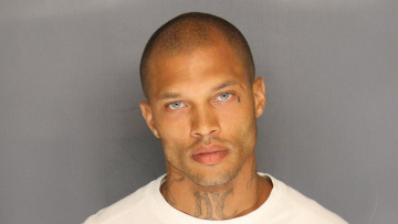 Η ζωή του «πιο σέξι εγκληματία του κόσμου» σήμερα: Ο Τζέρεμι Μικς μιλά για τις γυμνές φωτογραφίες που του έστελναν και τους ξυλοδαρμούς στη φυλακή