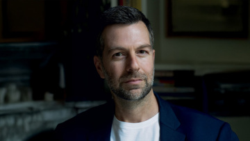 Χρήστος Μαρκογιαννάκης: Ποιος είναι ο συγγραφέας που έκαναν best selling οι Γάλλοι