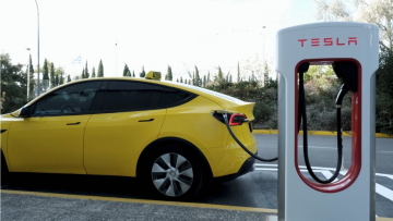 Εβγαλε προβλήματα το Tesla ταξί μετά από 386.000 χιλιόμετρα;