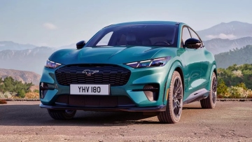 Η Mustang Mach-Ε αναβαθμίζεται και εμπλουτίζει τη γκάμα της