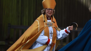 Ιστορική στιγμή για την Εκκλησία της Αγγλίας: Έγινε η ενθρόνιση της πρώτης γυναίκας Αρχιεπισκόπου του Καντέρμπουρι