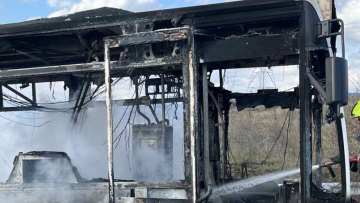 Φωτιά σε λεωφορείο του ΚΤΕΛ στη Θεσσαλονίκη, δείτε βίντεο 
