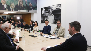 ΠΑΣΟΚ: Η αντίστροφη μέτρηση για το κρίσιμο Συνέδριο, οι συγκρούσεις και οι γέφυρες πριν την έναρξή του
