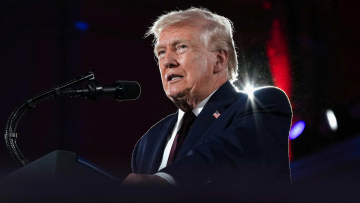 Τραμπ: Το Ιράν θέλει τόσο πολύ να κάνει συμφωνία, αλλά φοβούνται να το πουν για να μην τους σκοτώσουν - Μας στέλνουν μηνύματα αλλά αυτό δεν είναι διαπραγμάτευση, λέει ο Ιρανός ΥΠΕΞ