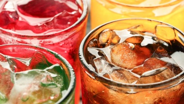 Γιατί τα αναψυκτικά έξω μάς φαίνονται καλύτερα και πιο απολαυστικά;