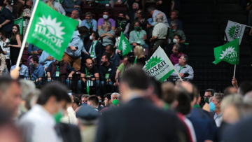 Ξεκινά το τριήμερο συνέδριο του ΠΑΣΟΚ: Το δύσκολο στοίχημα για να σπάσει η «ακούνητη βελόνα»