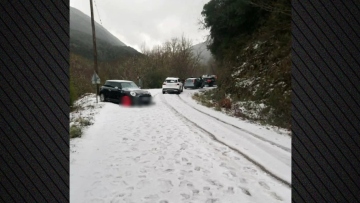 Πάνω από 30 οχήματα εγκλωβίστηκαν από χαλαζόπτωση στο Πάπιγκο