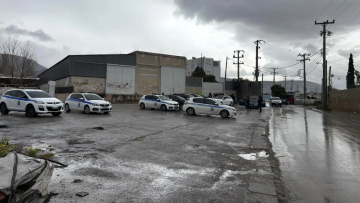 Αστυνομικές επιχειρήσεις σε 4 περιοχές στη Δυτική Αττική, κατασχέθηκαν ναρκωτικά και όπλα 