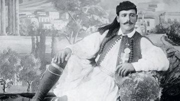 Σπύρος Λούης, η ιστορία του νερουλά που έγινε θρύλος - Η συνάντησή του με τον Χίτλερ, ντυμένος Εύζωνας