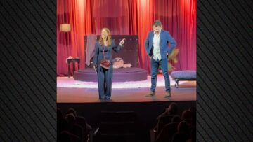 Η Θάλεια Ματίκα συγκινήθηκε επί σκηνής για τον θάνατο της Μαρινέλλας, η αφιέρωση που της έκανε