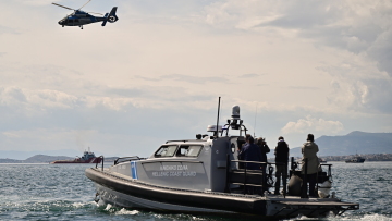 Ολοκληρώθηκε η άσκηση ετοιμότητας του Λιμενικού στην Ελευσίνα με σενάριο επίθεση drone σε δεξαμενόπλοιο, δείτε φωτογραφίες