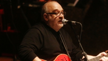 Γιώργος Μουκίδης: Θα έδερνα αυτόν που μιμήθηκε τον Βασίλη Καρρά στο βουλγαρικό Your Face Sounds Familiar
