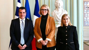  Πλεύρης και Βολουδάκη στο Παρίσι, στο επίκεντρο της συνάντησης το Νέο Σύμφωνο Μετανάστευσης και το Άσυλο